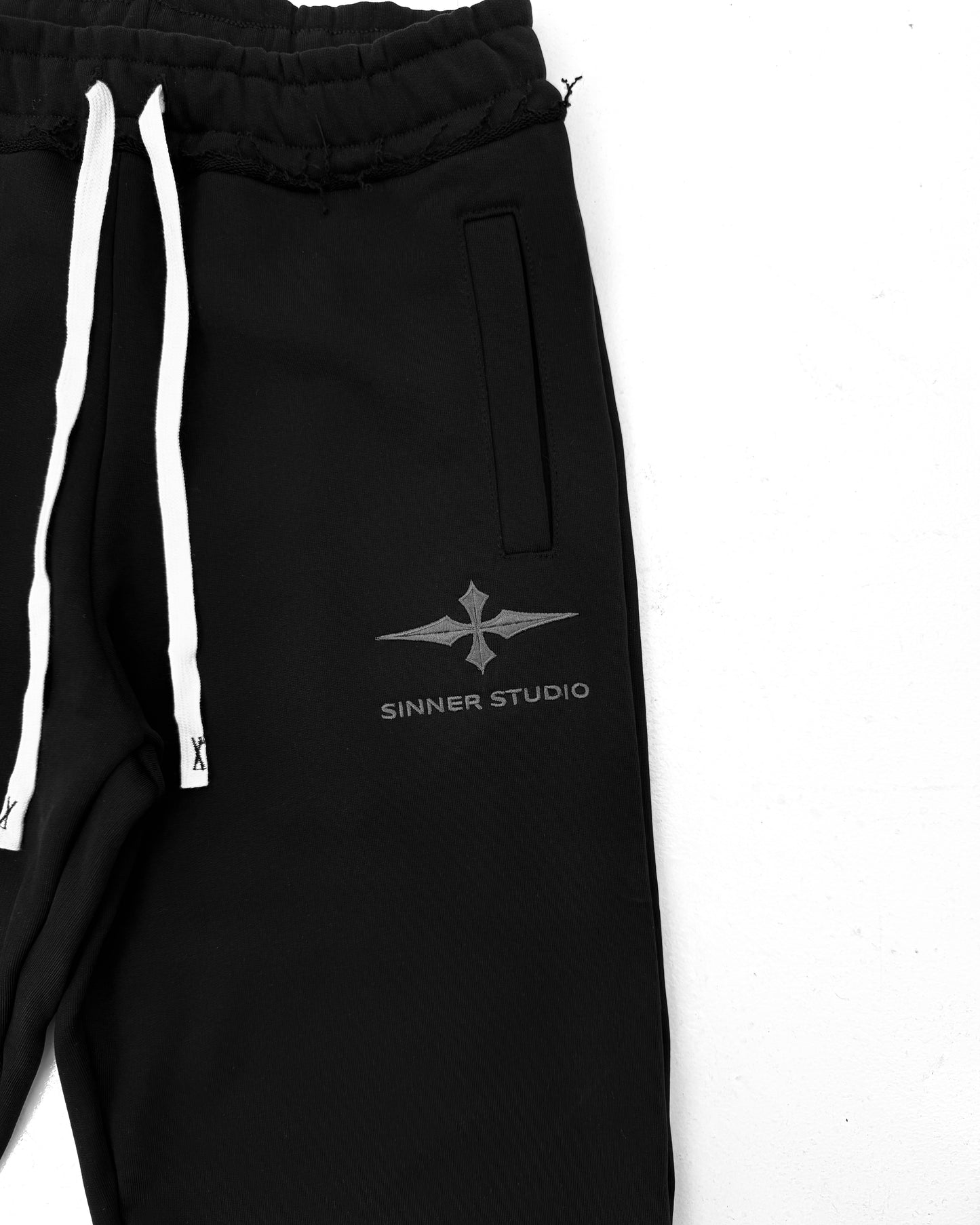 SINNER JOGGERS